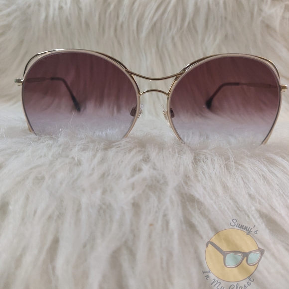 Burberry Tinted Lens Sunglasses 😎 B-3105 Gorgeous Glasses...PERIOD❤️🥰 - Picture 3 of 7